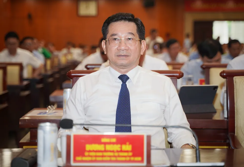Ông Dương Ngọc Hải, Chủ nhiệm Uỷ ban Kiểm tra Thành uỷ TP.HCM được giới thiệu để bầu làm Phó Chủ tịch UBND TP.HCM. Ảnh: THUẬN VĂN Ông Dương Ngọc Hải được giới thiệu để bầu làm Phó Chủ tịch UBND TP.HCM-ky-hop-hdnd-tphcm-15-cong-tac-nhan-su.jpg