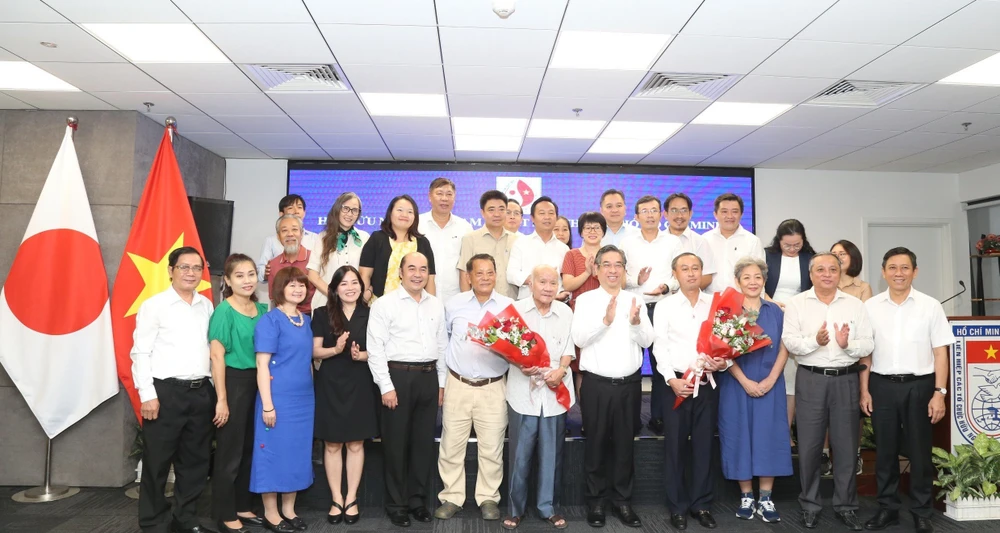 Lãnh đạo TP.HCM chúc mừng tân Chủ tịch Hội Hữu nghị Việt Nam – Nhật Bản TP.HCM, nhiệm kỳ 2023-2028. Ảnh: P.A Ông Huỳnh Thanh Nhân làm Chủ tịch Hội Hữu nghị Việt Nam - Nhật Bản TP.HCM-ong-hunh-thanh-nhan-lam-chu-tich-hoi-huu-nghi-viet-nhat.jpg