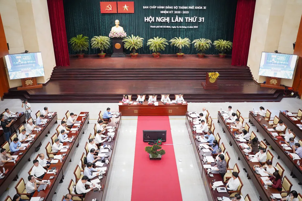 Phiên làm việc sáng 14-6. Ảnh: THUẬN VĂN Công an TP.HCM: Người nước ngoài đến TP.HCM thuê chung cư, tổ chức lừa đảo qua mạng-giam-doc-cong-an-tphcm2.jpg
