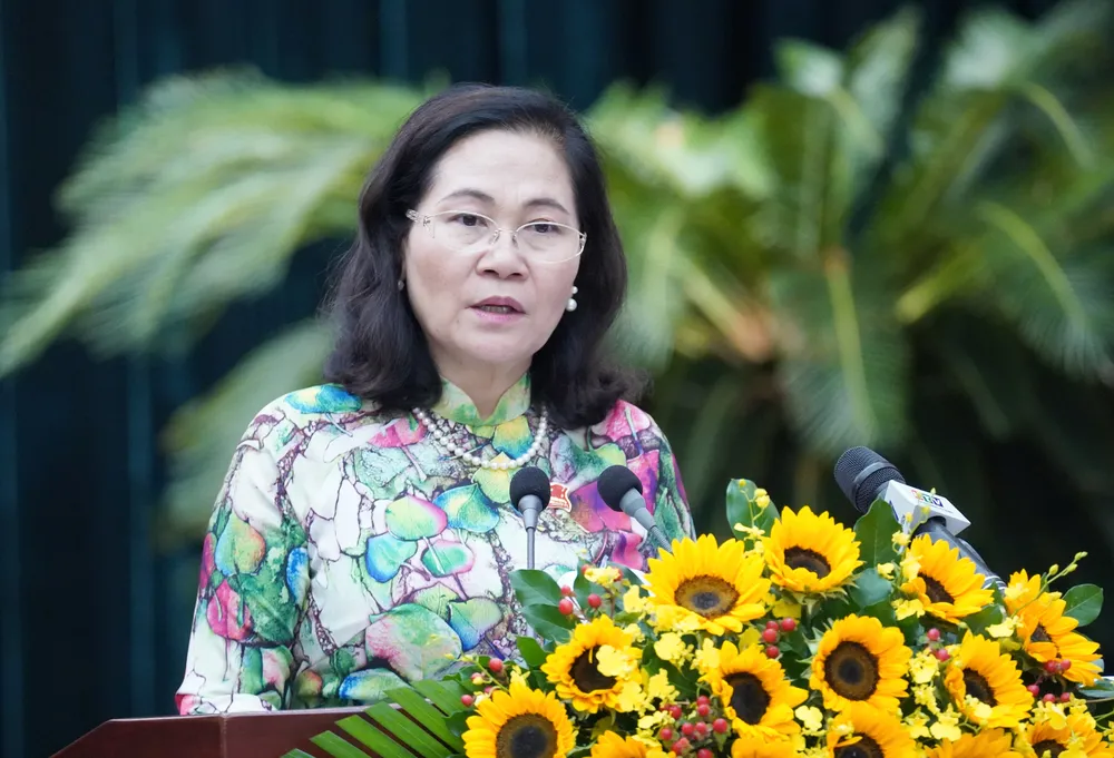 TP.HCM tổ chức không gian theo hướng đô thị toàn cầu, đa trung tâm-hdnd-tphcm-ky-hop-16-be-mac.jpg