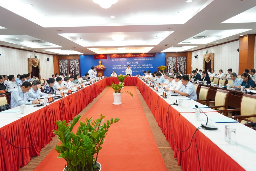Dự hội nghị có ông Mai Văn Chính, Ủy viên Trung ương Đảng, Phó Trưởng Ban Thường trực Ban Tổ chức Trung ương và lãnh đạo 11 tỉnh, TP khu vực miền Nam. Ảnh: THANH THÙY. Ngành tổ chức xây dựng Đảng: Chuẩn bị cho đại hội Đảng bộ các cấp, tiến tới Đại hội XIV của Đảng-Ban-to-chuc-trung-uong-xay-dung-dang.JPG