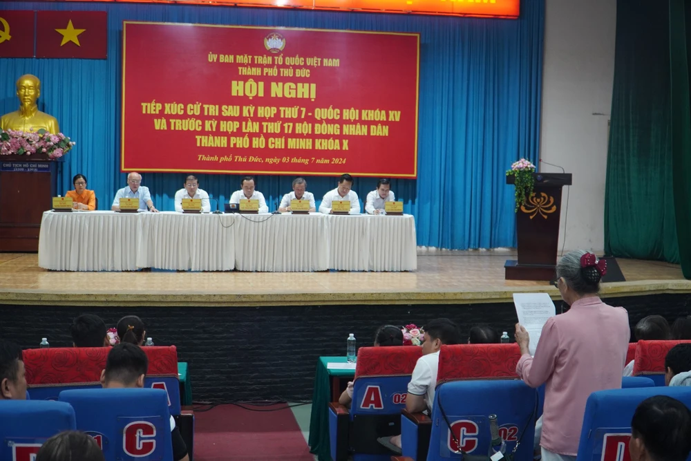 Buổi tiếp xúc cử tri TP Thủ Đức sáng ngày 3-7. Ảnh: THANH THÙY Ông Phan Nguyễn Như Khuê: Xem xét đưa nội dung Khu đô thị mới Thủ Thiêm vào chương trình kỳ họp HĐND TP.HCM tới đây-ông-phan-nguyen-nhu-khue-noi-ve-khu-do-thi-moi-thu-thiem-thu-duc (2).jpg