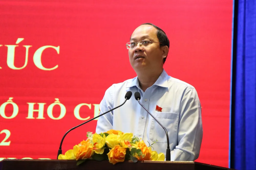 Ông Nguyễn Hồ Hải cũng cho biết, 6 tháng cuối năm, là những tháng cuối của nhiệm kì cũ, chuẩn bị cho nhiệm kì mới. Ảnh: THANH TUYỀN Cử tri quan tâm đến quy định mua tin chống tham nhũng của TP.HCM-tiep-xuc-cu-tri-quan-11-tham-nhung-tieu-cuc.jpg