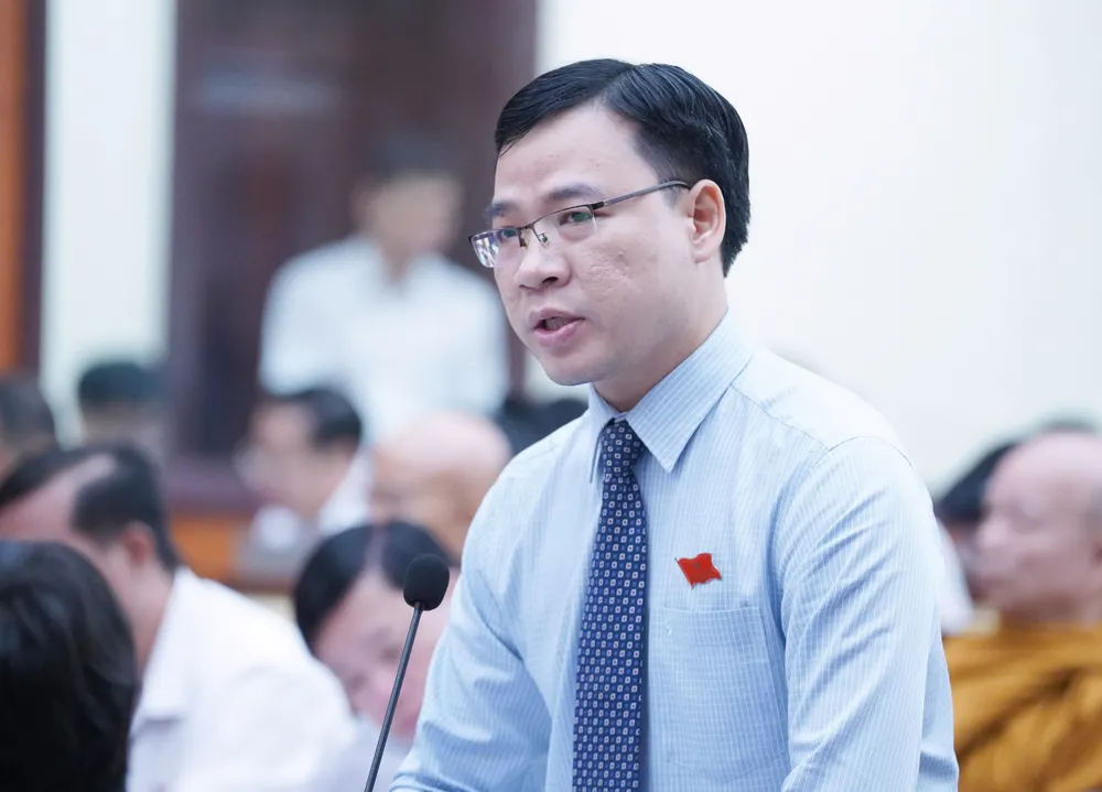 Giám đốc Sở TT-TT TP.HCM trả lời về quảng cáo, tin giả tràn lan trên mạng xã hộichat-van-so-tt-tt-ve-quang-cao-tin-gia-tin-sai-su-that (5).jpg