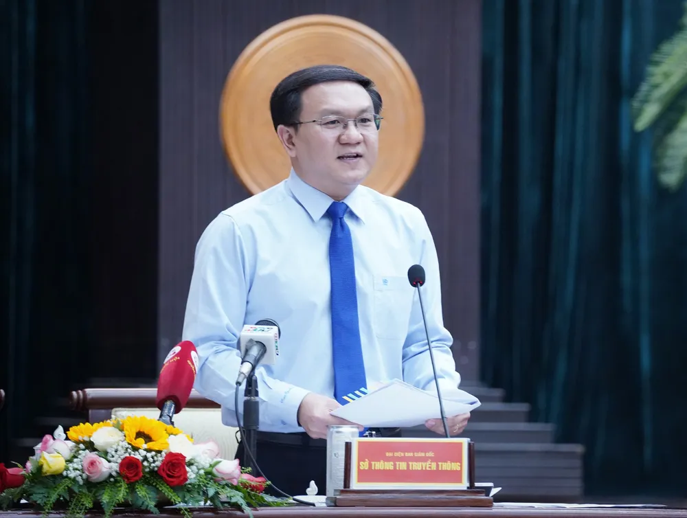 Ông Lâm Đình Thắng, Giám đốc Sở TT&TT TP.HCM, trả lời chất vấn thứ hai của đại biểu HĐND. Ảnh: THUẬN VĂN Mỗi tuần, TP.HCM có 100 cuộc tấn công vào dữ liệu, 1 triệu hành vi vi phạm an ninh mạng-giam-doc-so-tttt-an-ninh-mang.jpg