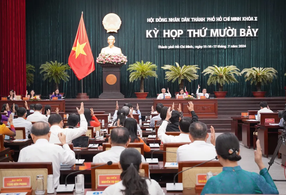 Phiên làm việc cuối cùng tại kỳ họp thứ 17, HĐND TP.HCM khóa X, sáng 17-7. Ảnh: THUẬN VĂN HĐND TP.HCM tán thành phương án sáp nhập 80 phường ky-hop-hdnd-tphcm-sap-xep-don-vi-hanh-chinh-sap-nhap-80-phuong.jpg
