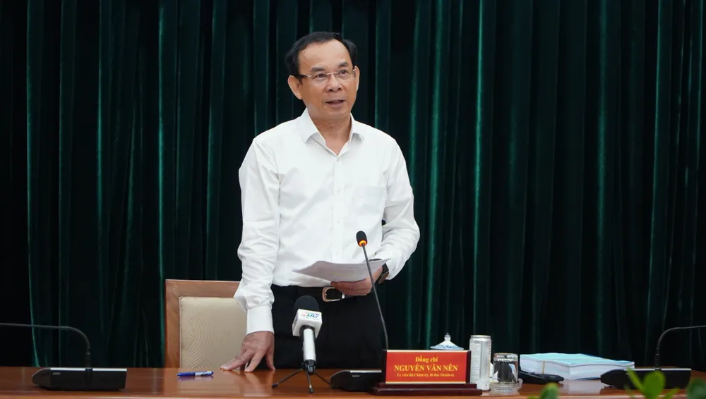 tieu-ban-van-kien-dai-hoi-XI (2).jpg