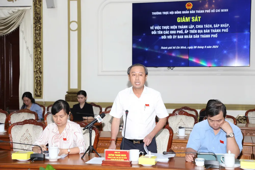 Ông Võ Văn Hoan: 'Làm vì lợi ích của người dân, không bán đất, không bán nhà, không giao tài sản cho ai... thì mạnh dạn làm'-HĐND-TPHCM-giam-sat-khu-pho-ap (2).jpg