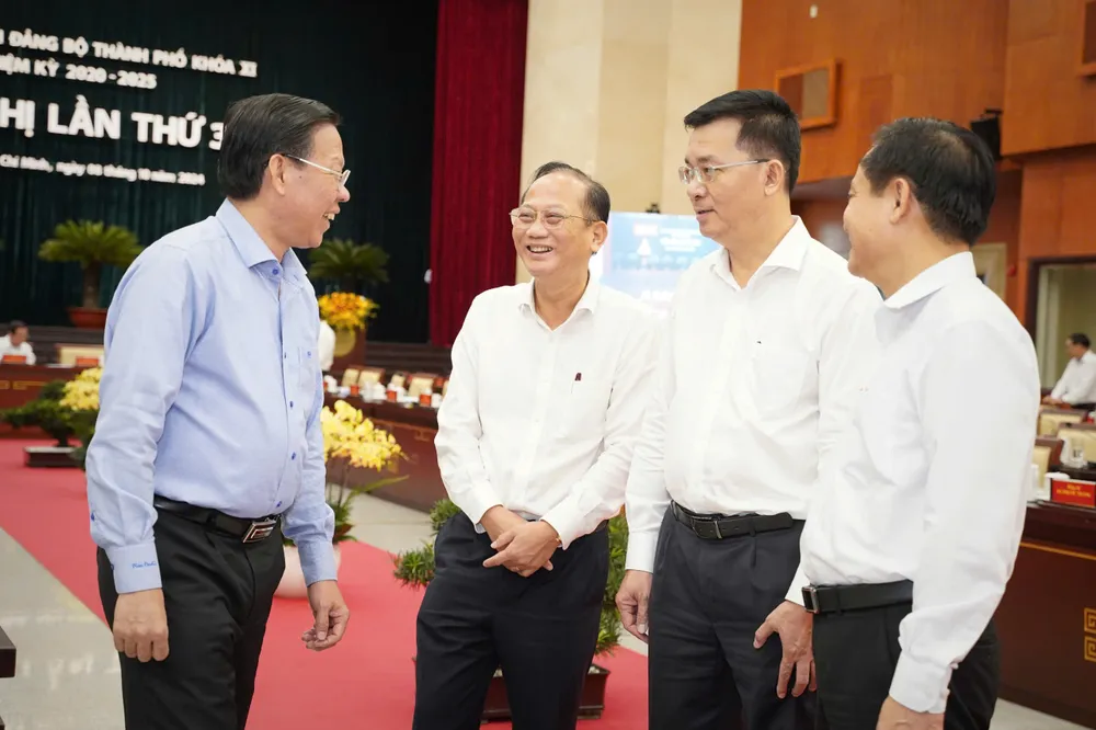 Bí thư Nguyễn Văn Nên: 'Chủ trương, biện pháp đã có, vấn đề quyết định là làm, và ai làm?' -phan-cap-hoi-nghi-BCH-TPhcm (3).jpg