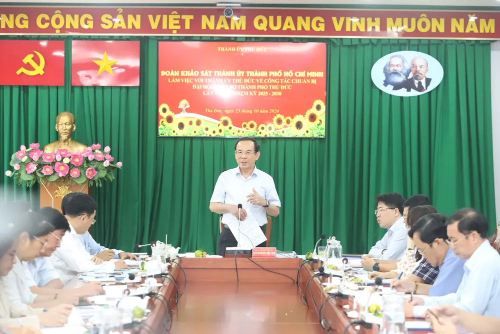 Bí thư Thành ủy TP.HCM Nguyễn Văn Nên cùng đoàn khảo sát Thành ủy TP.HCM làm việc với Thành ủy TP Thủ Đức. Ảnh: THANH THÙY bi-thu-nen-khao-sat-dang-bo-thu-duc (2).jpg