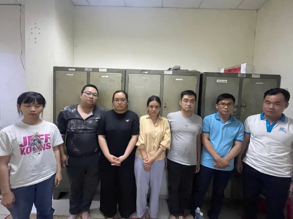 Công an Huyện Bình Chánh xóa đường dây làm giả giấy tờ quy mô lớn-cong-an-huyen-binh-chanh-duong-day-lam-giay-to-gia.jpg