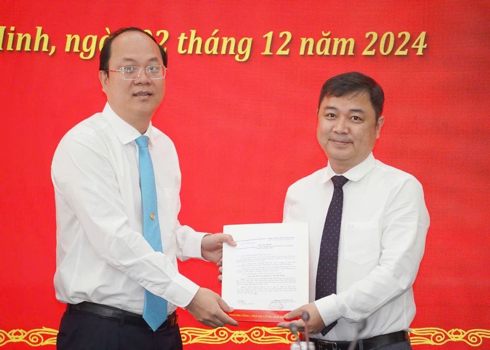 Giám đốc Sở Quy hoạch và Kiến trúc TP.HCM làm Bí thư huyện Bình Chánh-bi-thu-huyen-binh-chanh-nguyen-thanh-nha (4).jpg