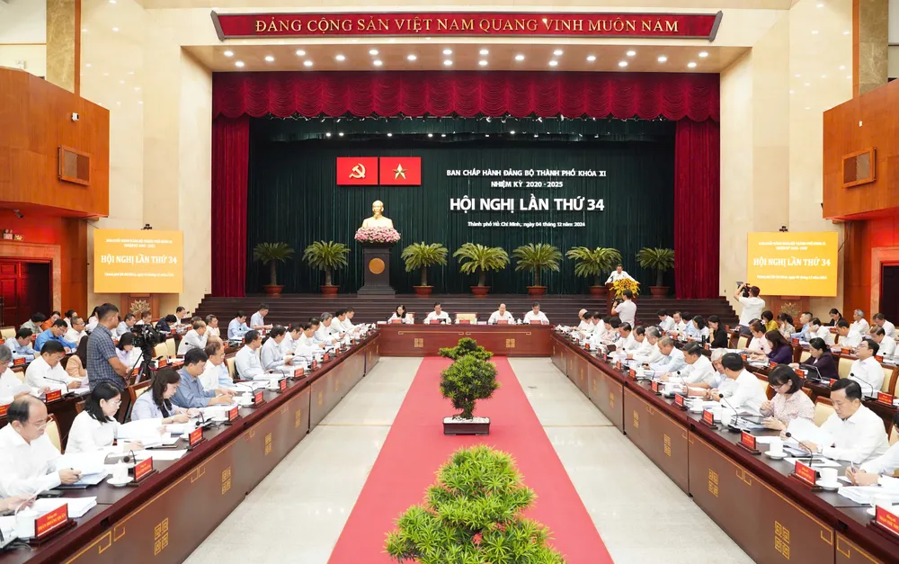 TP.HCM họp hội nghị Ban chấp hành, triển khai thực hiện tinh gọn bộ máy-bi-thu-nguyen-van-nen-tinh-gon-bo-may (22).jpg