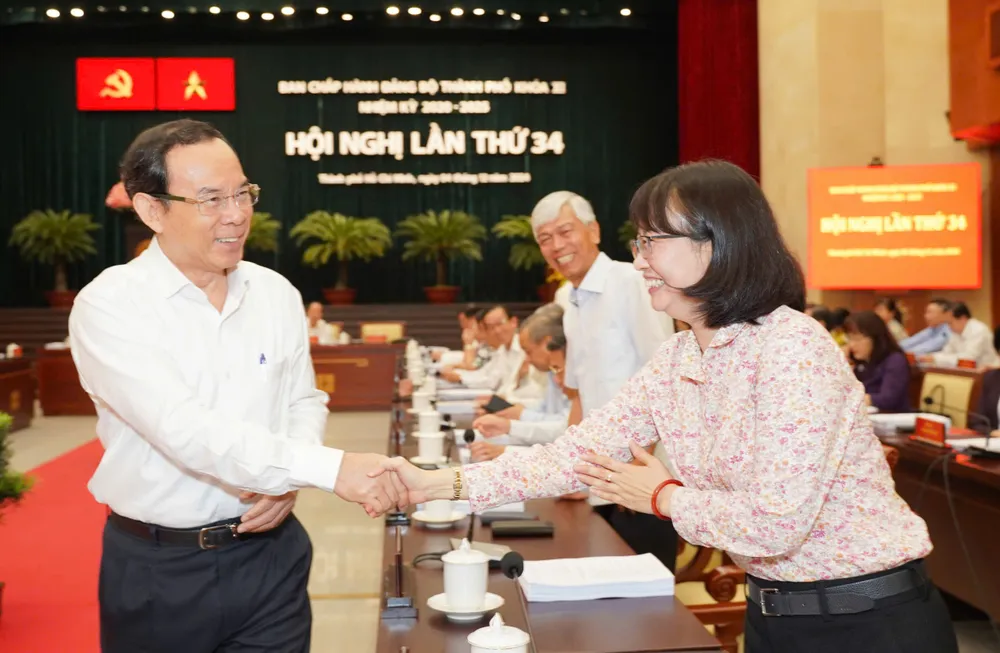 TP.HCM họp hội nghị Ban chấp hành, triển khai thực hiện tinh gọn bộ máy-bi-thu-nguyen-van-nen-tinh-gon-bo-may (3).jpg