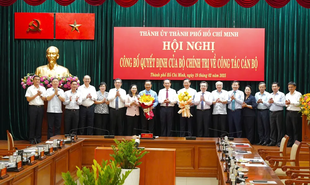 Ông Phan Văn Mãi nói lời cảm ơn TP.HCM-chu-tich-phan-van-mai (2).jpg