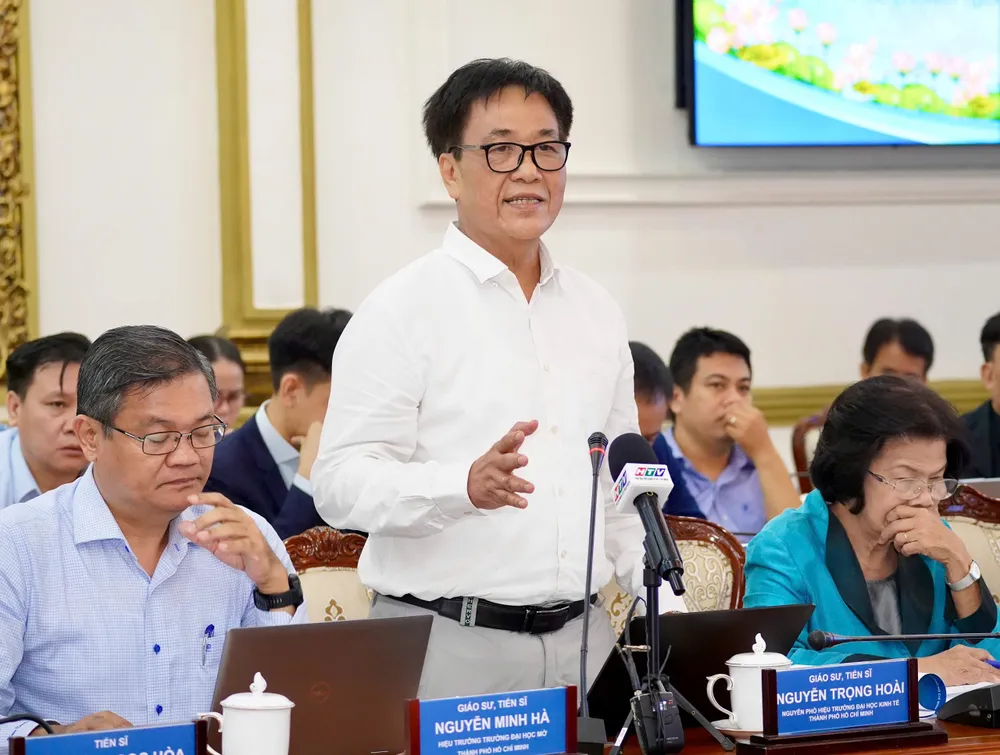 Hướng đi nào cho TP.HCM để đạt mục tiêu tăng trưởng hai con số, hướng đến siêu đô thị toàn cầu?-sieu-do-thi-tphcm-gs-nguyen-trong-hoai.jpg