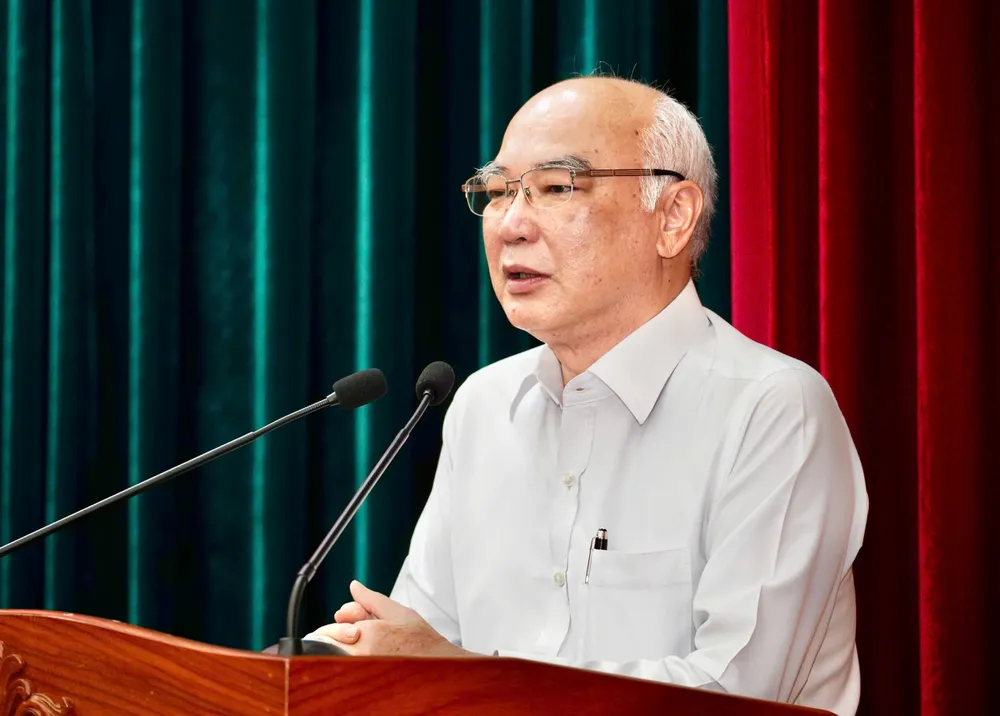 ong-phan-nguyen-nhu-khue-nghi-huu (5).jpg