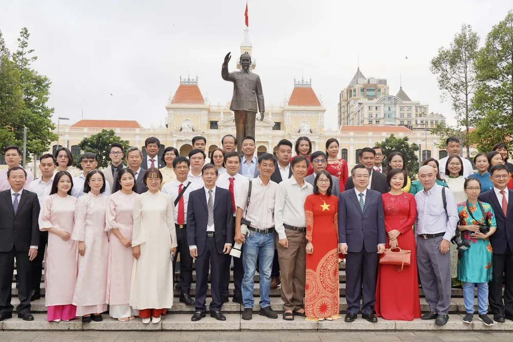 bao-chi-tphcm (6)3.JPG