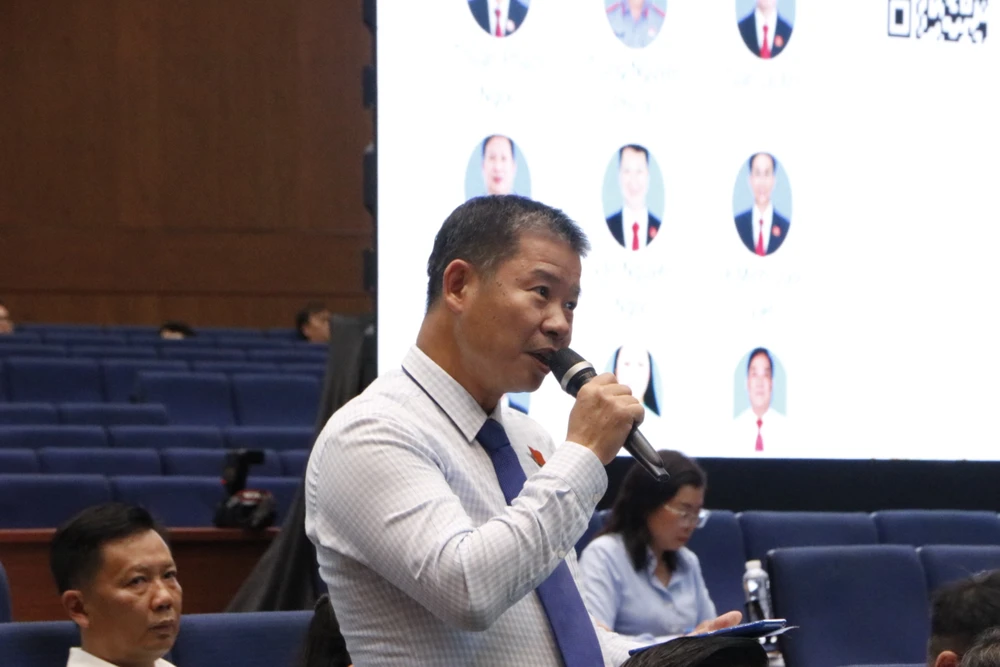 Mong UBND TP.HCM sớm kiến nghị Trung ương lộ trình tăng lương cho cán bộ đi làm xa