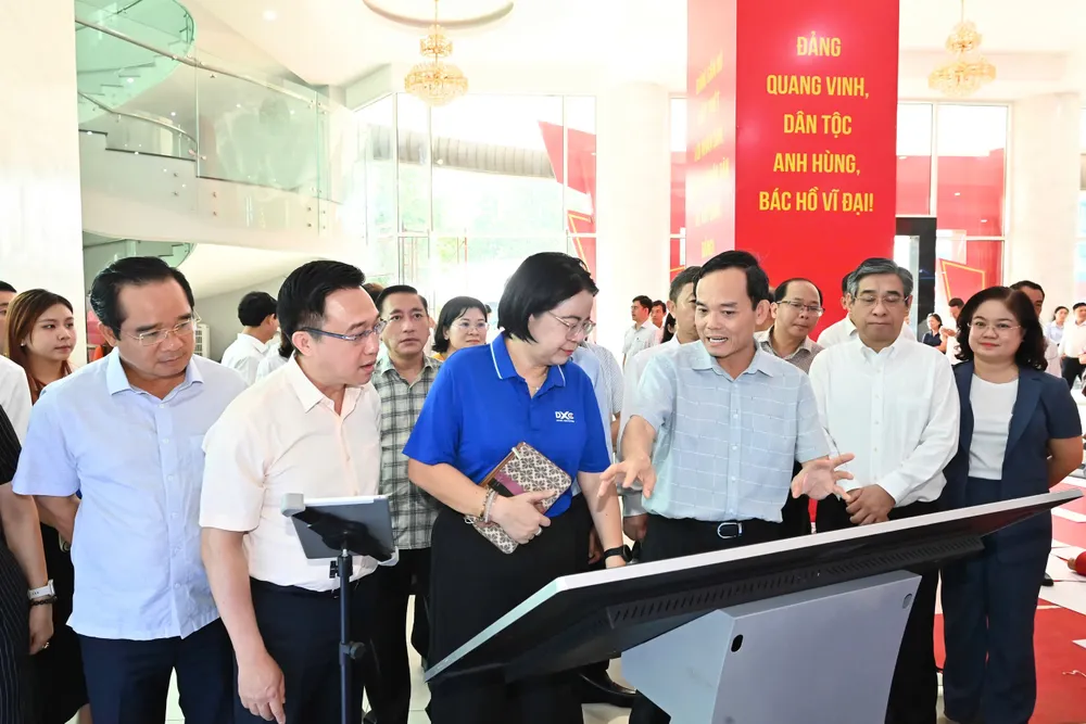 Thường trực Thành ủy kiểm tra công tác chuẩn bị trước thềm diễn ra Đại hội đại biểu Đảng bộ TP.HCM-Đại hội đại biểu Đảng bộ TP.HCM (1)13.jpg