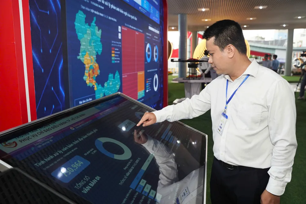 dai-hoi-dang-bo-tphcm-san-pham-khoa-hoc-cong-nghe (4).jpg