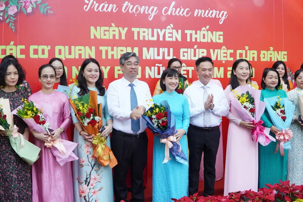 Thanh-uy-tphcm-co-quan-tham-muu.jpg