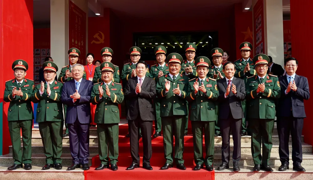 80-nam-quan-khu-7 (7).jpg