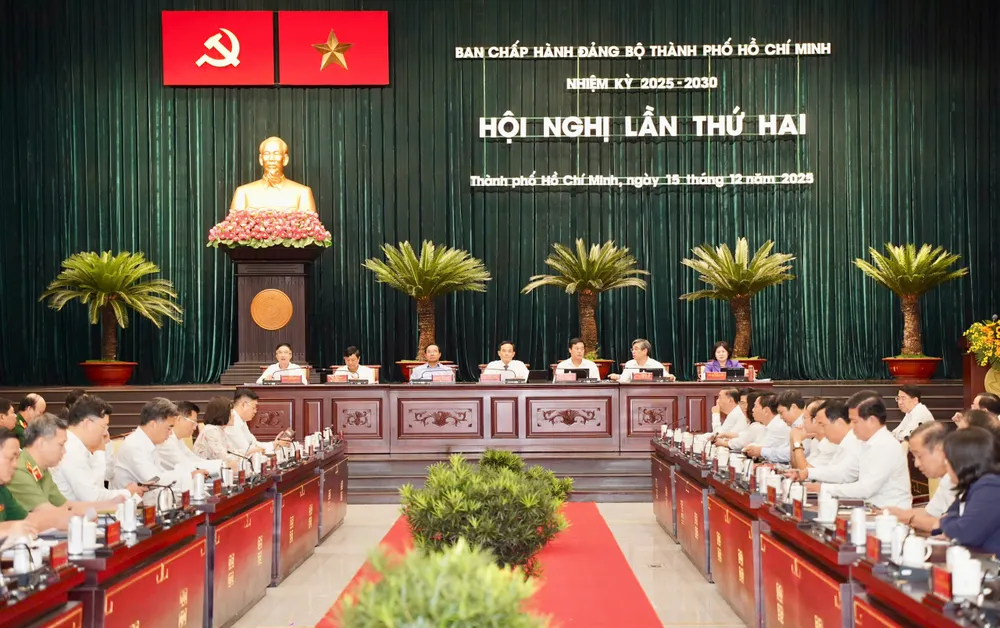 Bí thư Thành ủy TP.HCM Trần Lưu Quang: 'Phải thật sự hướng đến người dân'-Bí-thư-thành-ủy-TP.HCM-tran-luu-quang-hop-ban-chap-hanh-tphcm.jpg