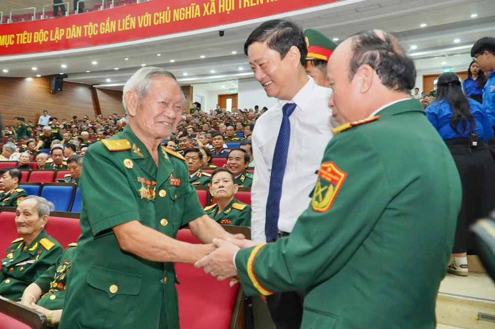 gap-mat-can-bo (6).jpg