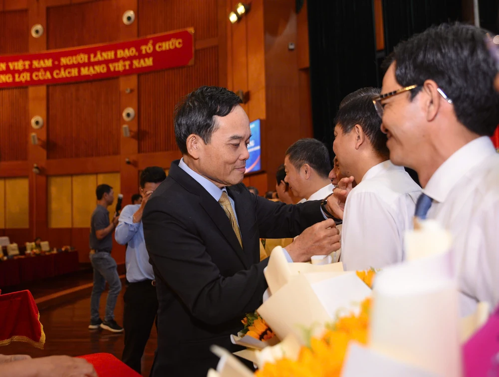 Chủ tịch HĐND TP.HCM: Nâng tầm giám sát và chất vấn, làm 'đòn bẩy' để nâng cao năng lực quản trị đô thị-giam-sat-Chủ tịch HĐND TP.HCM 9.jpg