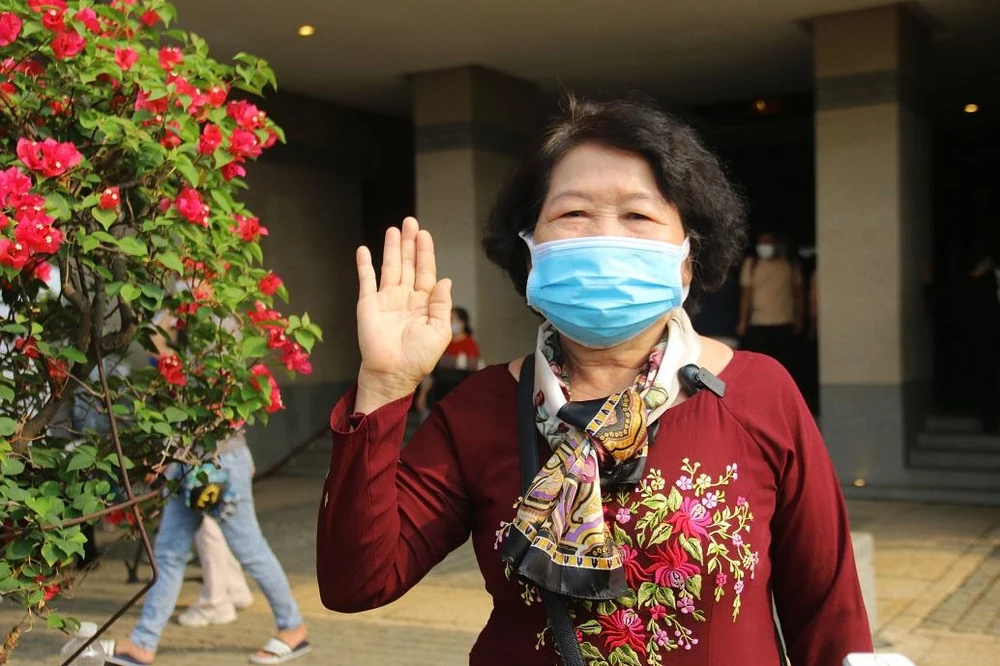 Bà Phạm Thị Lợi mong muốn thế hệ sau luôn nối tiếp truyền thống tốt đẹp của cha ông ta để lại. Ảnh: TÚ NGÂN