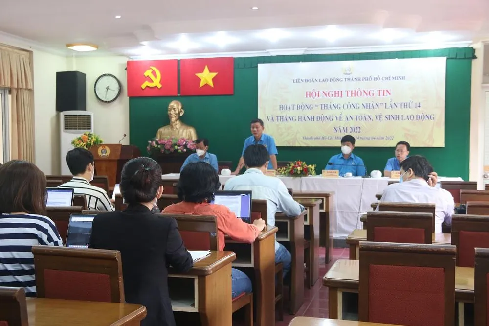 Tháng Công nhân lần thứ 14 với chủ đề “Công nhân Việt Nam: Tiên phong, sáng tạo, trách nhiệm, an toàn, thích ứng”. Ảnh: THẢO PHƯƠNG Tháng Công nhân lần thứ 14 với chủ đề “Công nhân Việt Nam: Tiên phong, sáng tạo, trách nhiệm, an toàn, thích ứng”. Ảnh: THẢO PHƯƠNG