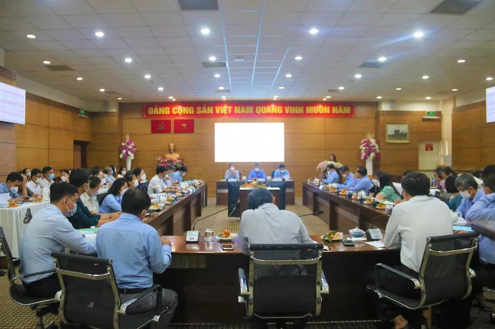 Hơn 200 chuyên gia, cán bộ quản lý, giáo viên các trường phổ thông tham gia hội thảo. Ảnh: THẢO PHƯƠNG Hơn 200 chuyên gia, cán bộ quản lý, giáo viên các trường phổ thông tham gia hội thảo. Ảnh: THẢO PHƯƠNG