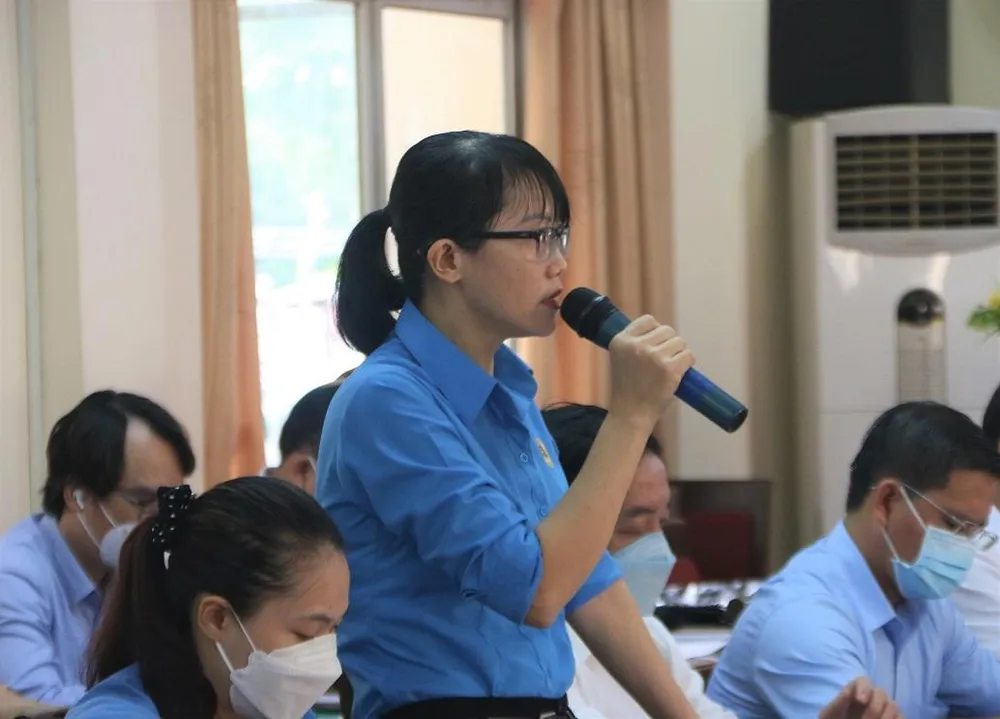 Đại biểu nêu ý kiến kiến nghị lên các cấp công đoàn.