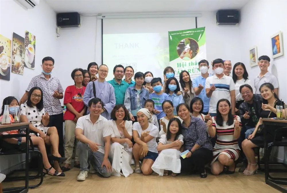 Hội thảo với chủ đề “Tắm rừng - Liệu pháp giảm lo âu, căng thẳng cùng thiên nhiên”. Ảnh: THẢO PHƯƠNG.