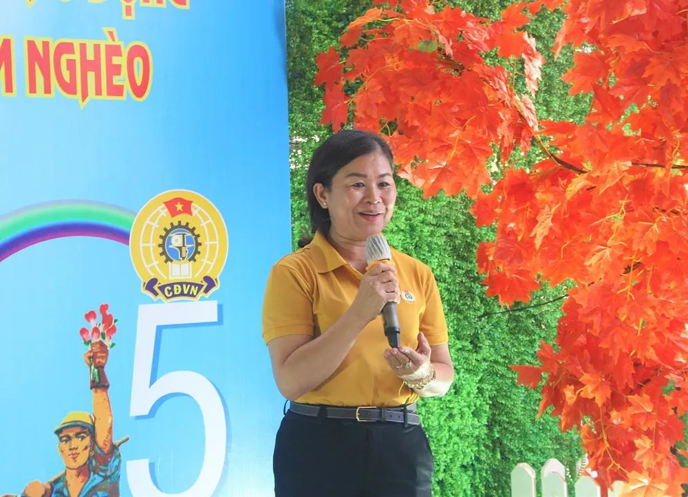 Bà Lê Thị Bích Hạnh chia sẻ tại hội thi. Ảnh: THẢO PHƯƠNG