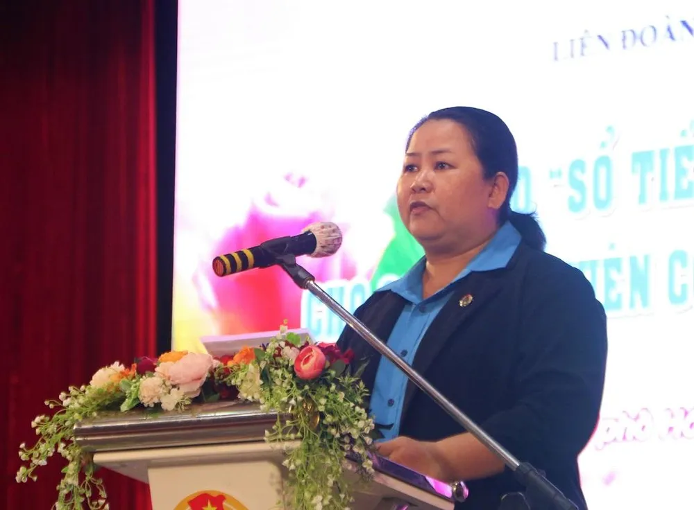 Bà Lê Thị Kim Thúy kêu gọi các cấp Công đoàn trên địa bàn TP. HCM tiếp tục quan tâm đến các cháu mồ côi. Ảnh: THẢO PHƯƠNG