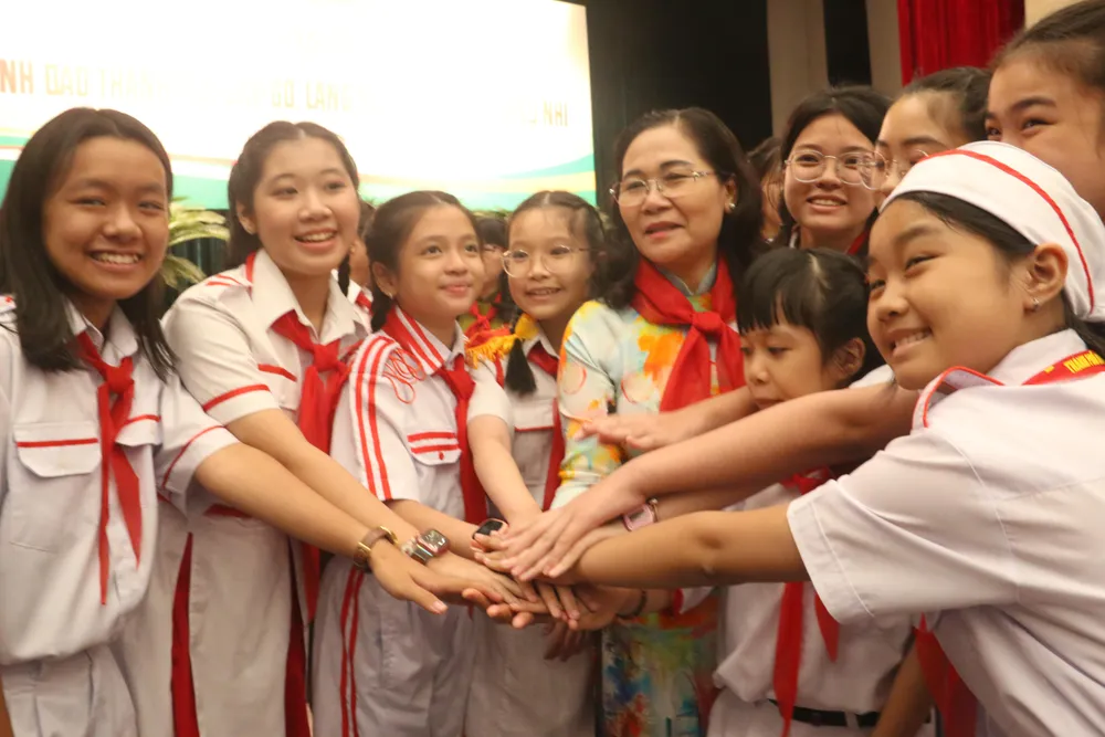 Việc tạo điều kiện tốt nhất để trẻ em được học tập, rèn luyện và phát triển là nhiệm vụ của gia đình, nhà trường và toàn xã hội. Ảnh: THẢO PHƯƠNG Việc tạo điều kiện tốt nhất để trẻ em được học tập, rèn luyện và phát triển là nhiệm vụ của gia đình, nhà trường và toàn xã hội. Ảnh: THẢO PHƯƠNG