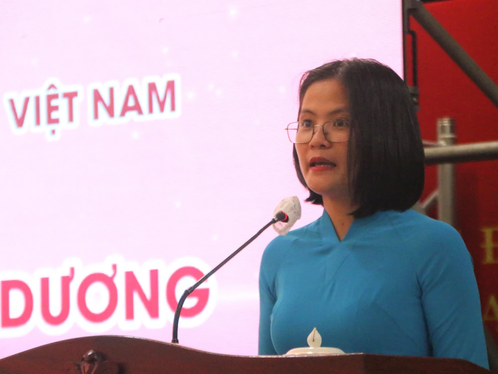 Bà Nguyễn Thị Bích Liên Phát biểu kỉ niệm ngày Gia đình Việt Nam. Ảnh: THẢO PHƯƠNG
