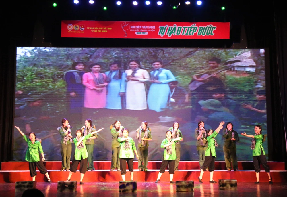 Hội diễn Văn nghệ năm 2022 với chủ đề Tự hào tiếp bước. Ảnh: THẢO PHƯƠNG Hội diễn Văn nghệ năm 2022 với chủ đề Tự hào tiếp bước. Ảnh: THẢO PHƯƠNG