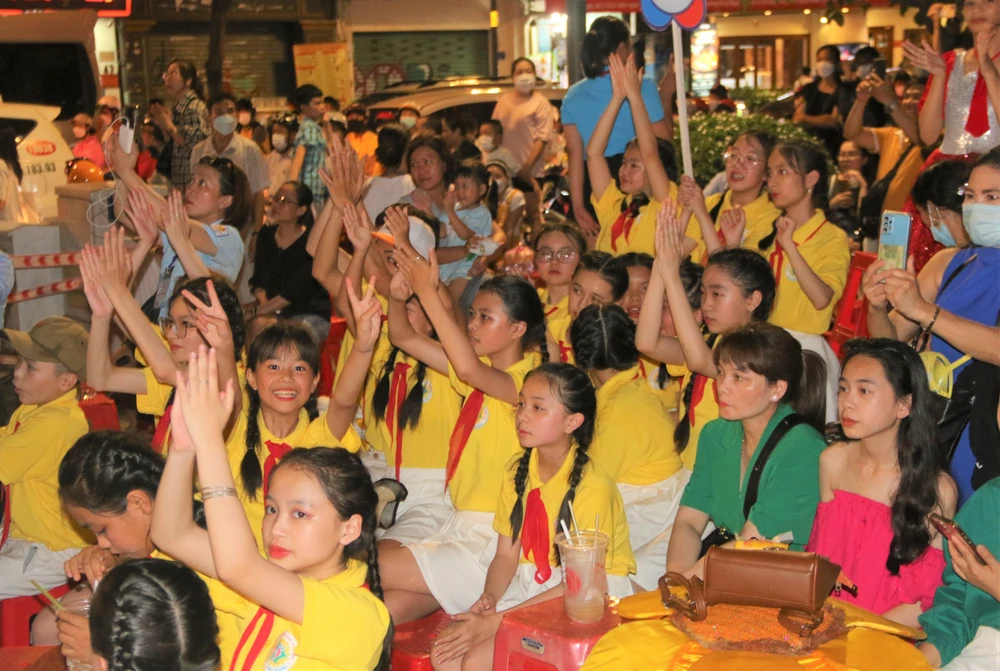 Nhiều phần thi hấp dẫn chờ đợi thiếu nhi hai ngày tới. Ảnh: THẢO PHƯƠNG Nhiều phần thi hấp dẫn chờ đợi thiếu nhi hai ngày tới. Ảnh: THẢO PHƯƠNG