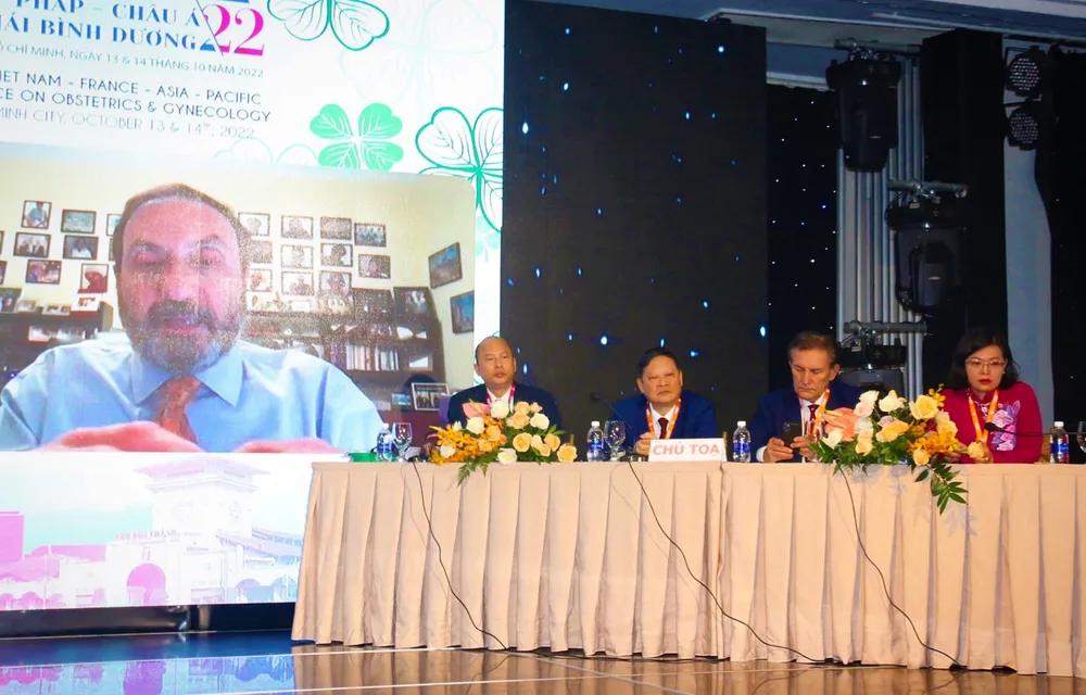 Hội thảo là diễn đàn trao đổi kiến thức sản phụ, phụ khoa, hỗ trợ sinh sản… giữa Việt Nam và Pháp. Ảnh: TÚ NGÂN Hội thảo là diễn đàn trao đổi kiến thức sản phụ, phụ khoa, hỗ trợ sinh sản… giữa Việt Nam và Pháp. Ảnh: TÚ NGÂN