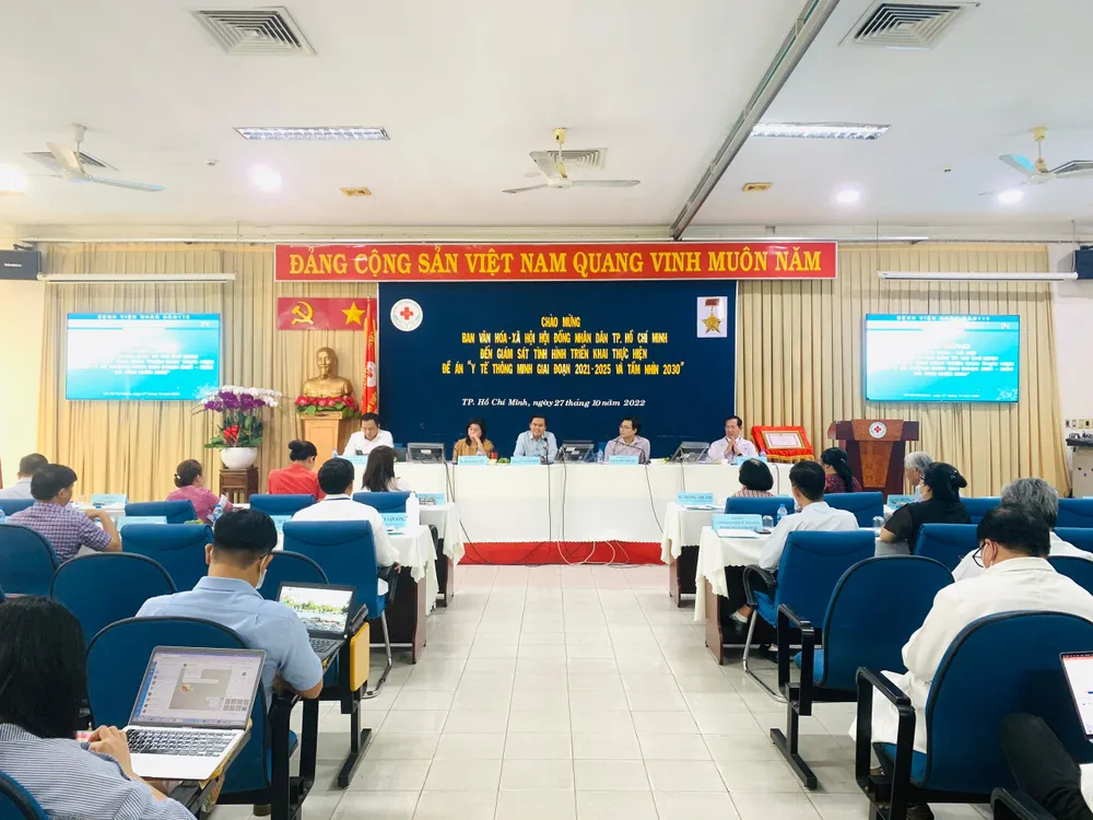 Ban Văn hóa Xã hội HĐND TP.HCM giám sát đề án Y tế thông minh tại Bệnh viện Nhân dân 115. Ảnh: THẢO PHƯƠNG