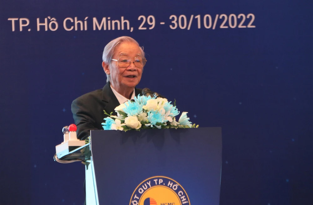 GS.TS Lê Văn Thành, Chủ tịch Hội Thần kinh TP.HCM đưa khuyến cáo trong điều trị bệnh nhân đột quỵ. Ảnh: THẢO PHƯƠNG