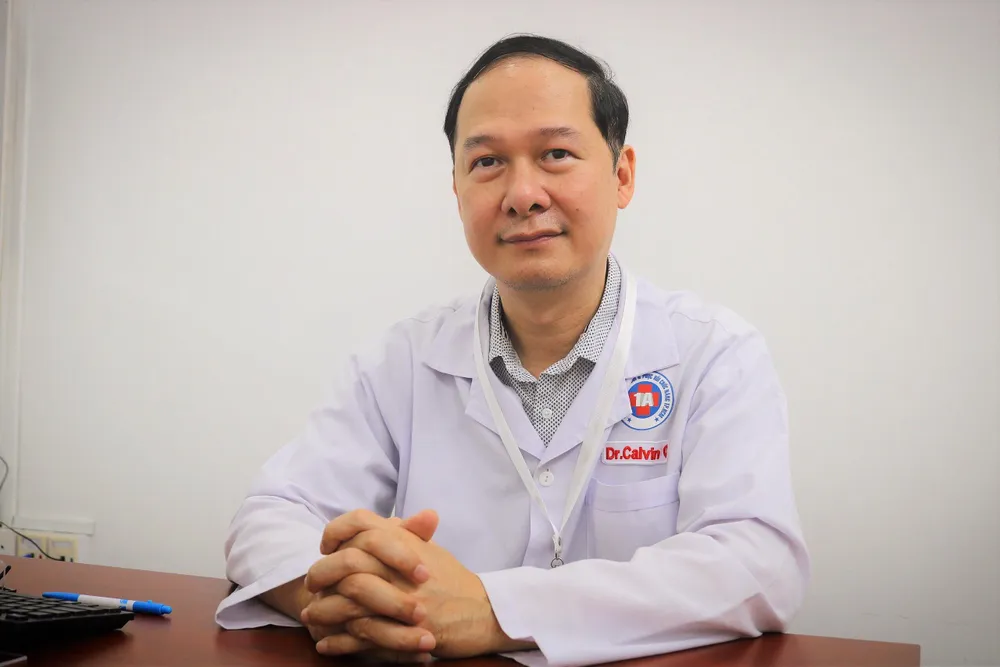 ThS.BS Trịnh Quang Anh, Trưởng Chuyên khu hiệu chỉnh cơ xương khớp & y học thể thao (BV 1A). Ảnh: TÚ NGÂN ThS.BS Trịnh Quang Anh, Trưởng Chuyên khu hiệu chỉnh cơ xương khớp & y học thể thao (BV 1A). Ảnh: TÚ NGÂN