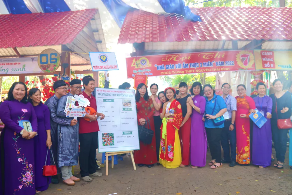 Hội thi nấu ăn chủ đề Nhà giáo với ẩm thực ba miền năm 2022. Ảnh: THẢO PHƯƠNG