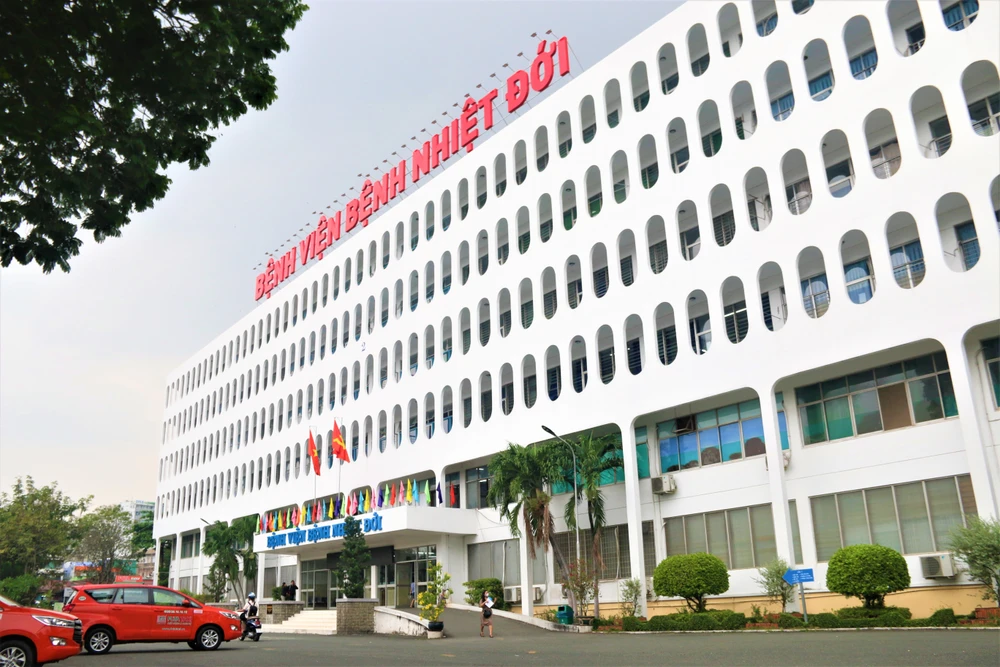 Dịp Tết, hàng trăm người bị chó mèo cắn đã đến BV Bệnh nhiệt đới TP tiêm vaccine phòng dại. Ảnh: THẢO PHƯƠNG