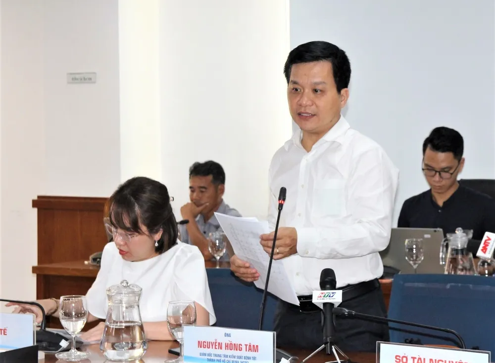 Ông Nguyễn Hồng Tâm, Giám đốc Trung tâm Kiểm soát bệnh tật TP.HCM phát biểu. Ảnh: THẢO PHƯƠNG