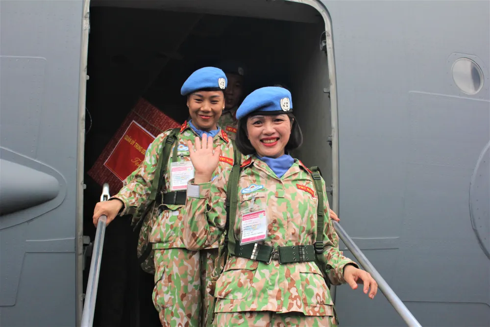 Lên đường làm nhiệm vụ, tôi chỉ mong ba mẹ ở nhà yên tâm. Tôi muốn nhắn nhủ với ba mẹ rằng: Con đi chỉ có một năm thôi, ba mẹ ráng giữ sức khỏe, chăm sóc tốt cho nhau và đợi con về&quot;.