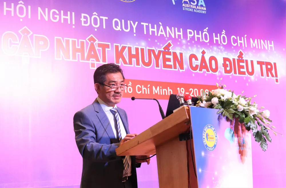 PGS-TS-BS Nguyễn Huy Thắng, Chủ tịch hội Đột quỵ TP.HCM, phát biểu tại hội nghị. Ảnh: THẢO PHƯƠNG